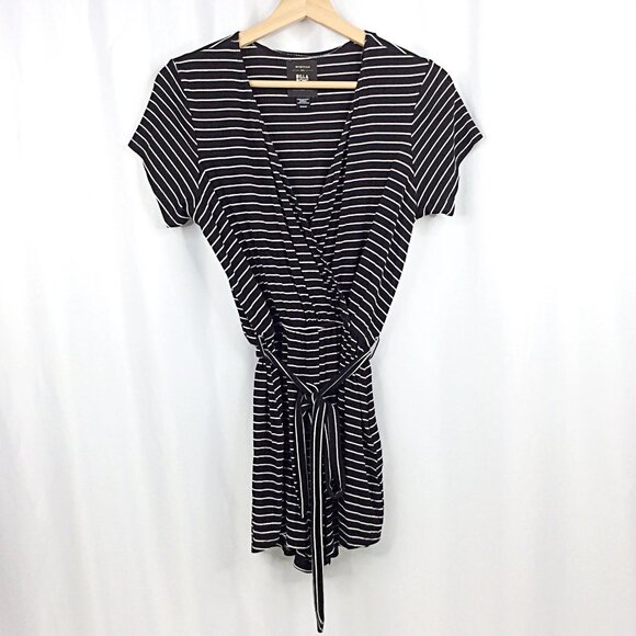 Billabong Romper Size Medium Black White Striped Shorts Faux Wrap Tie Waist - Picture 3 of 9